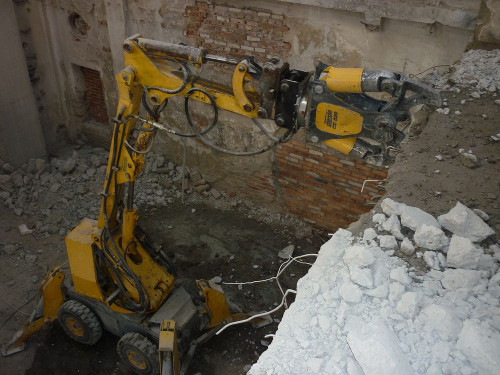 betonfúrás irodaházakban